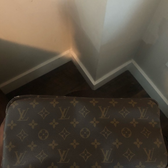 Louis Vuitton - Picture 6 of 16